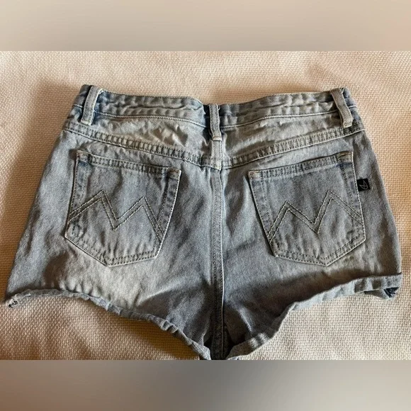 MINKPINK distressed denim shorts - Picture 2 of 4